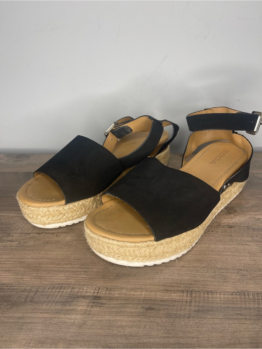 Soda Black Flatform Sandals with Ankle Strap and Platform Sole (10)